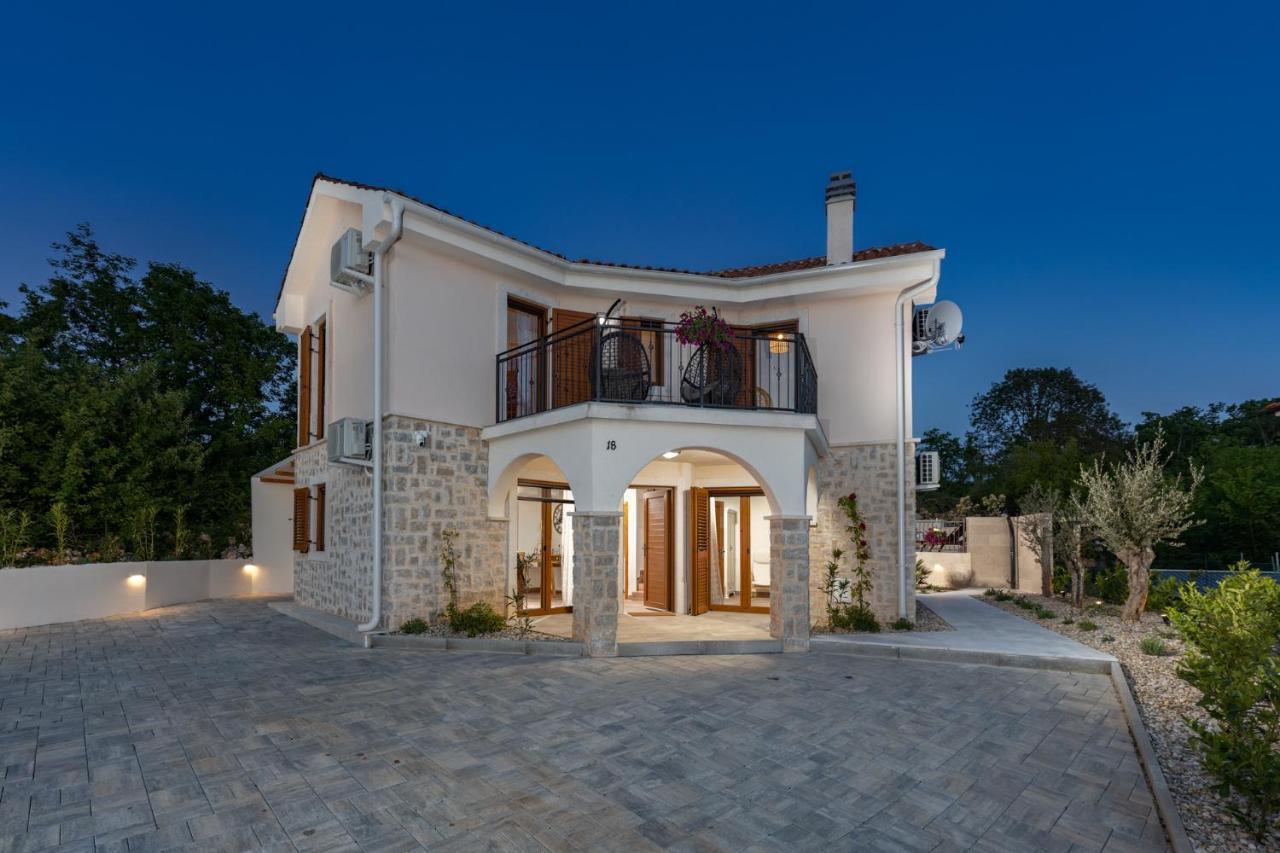 Villa Oasa Малинска Екстериор снимка