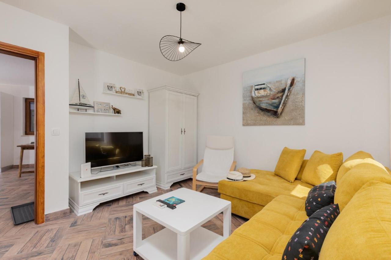 Villa Oasa Малинска Екстериор снимка