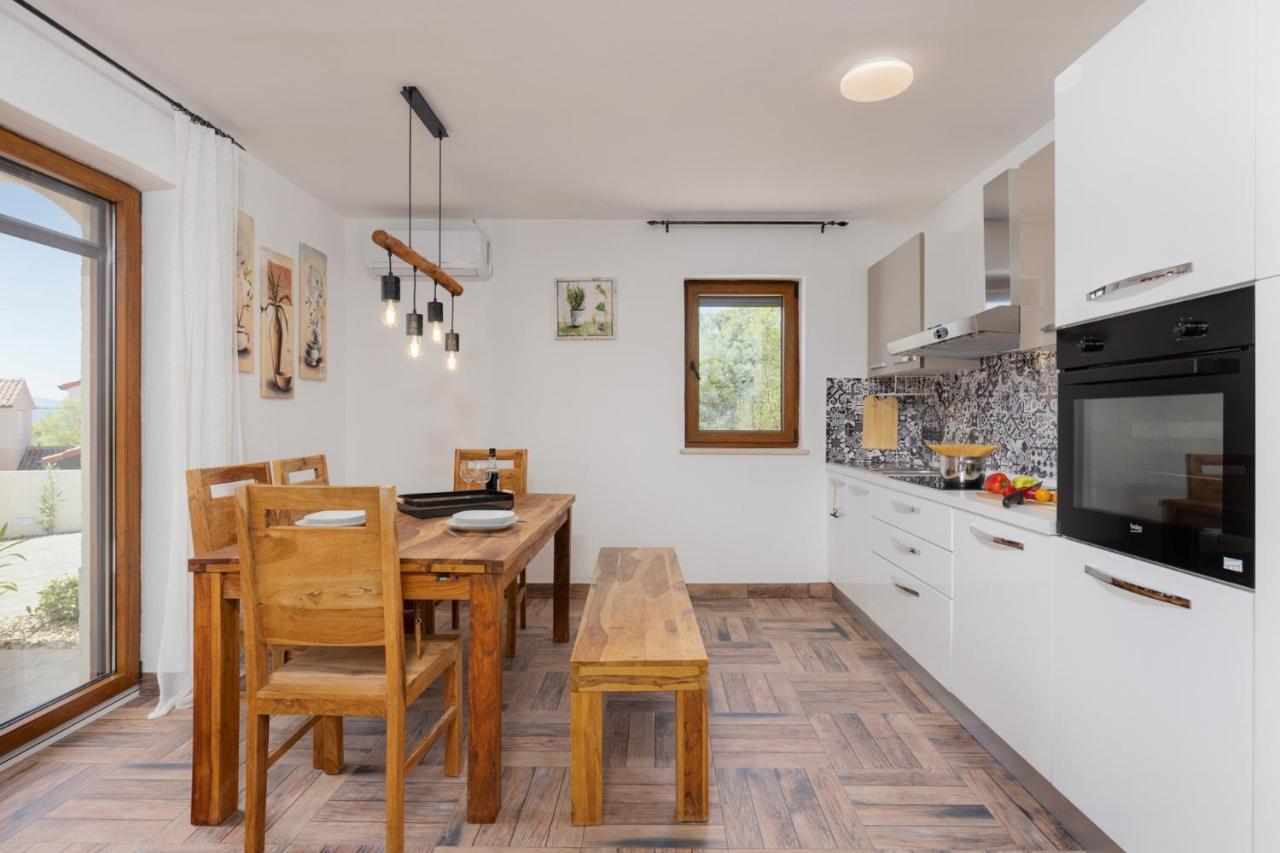 Villa Oasa Малинска Екстериор снимка