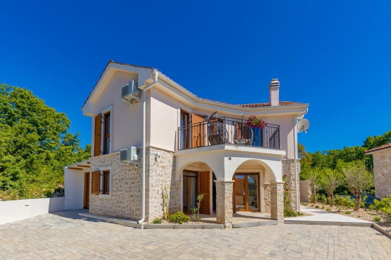 Villa Oasa Малинска Екстериор снимка